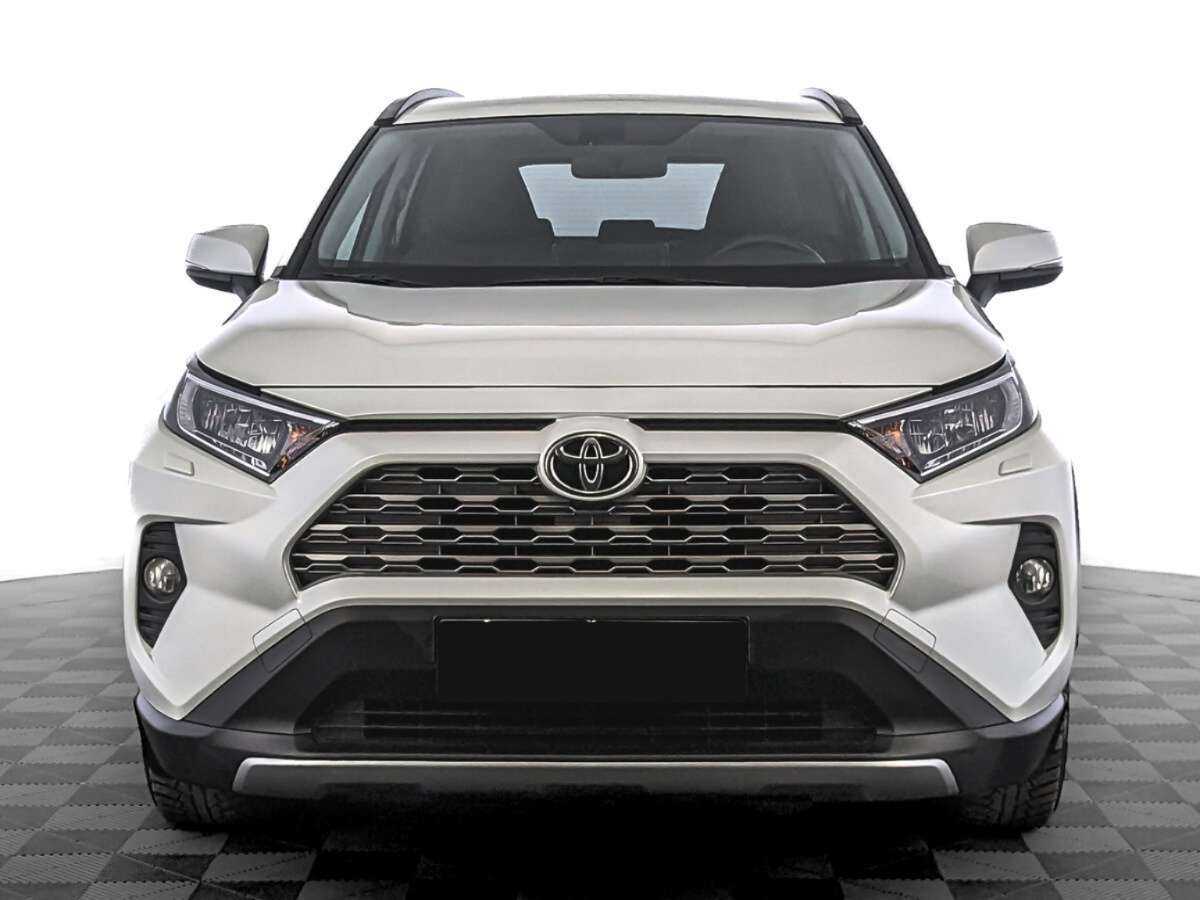 Toyota RAV4 с пробегом — 2020 год. Фото: #1