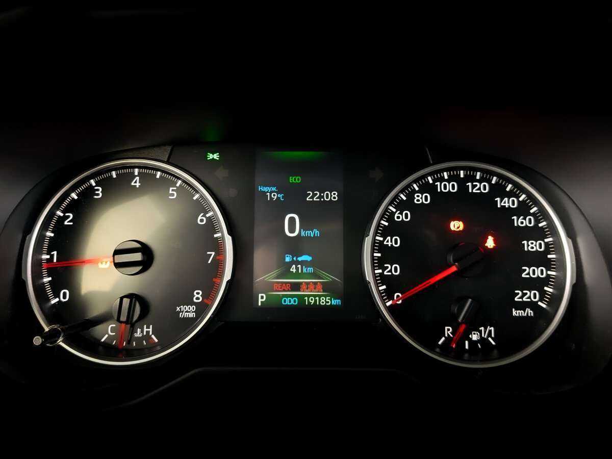 Toyota RAV4 с пробегом — 2020 год. Фото: #10