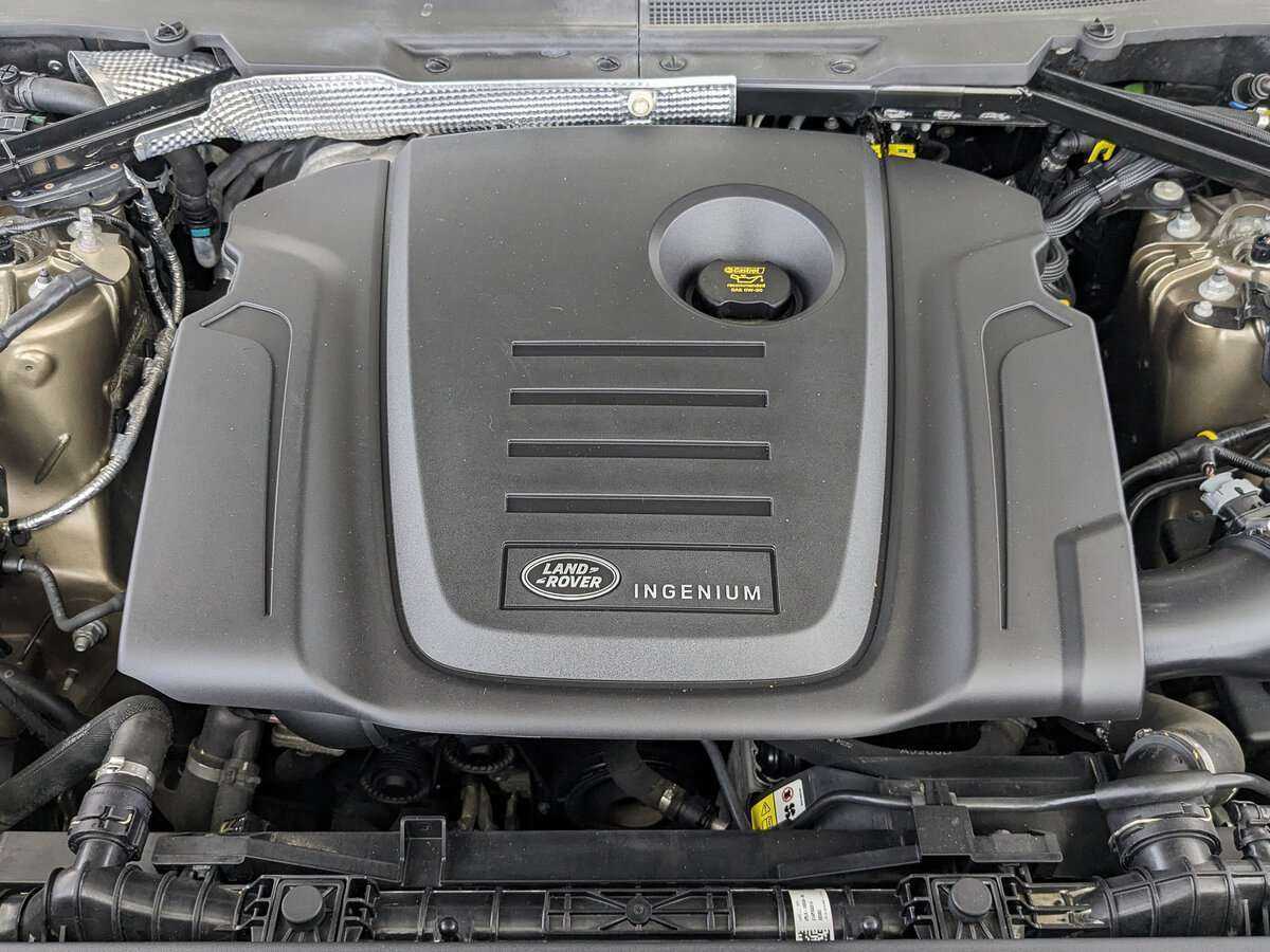 Land Rover Defender с пробегом — 2020 год. Фото: #6