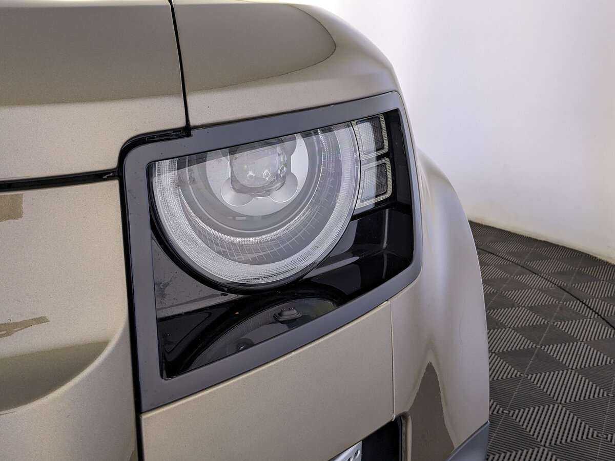 Land Rover Defender с пробегом — 2020 год. Фото: #8