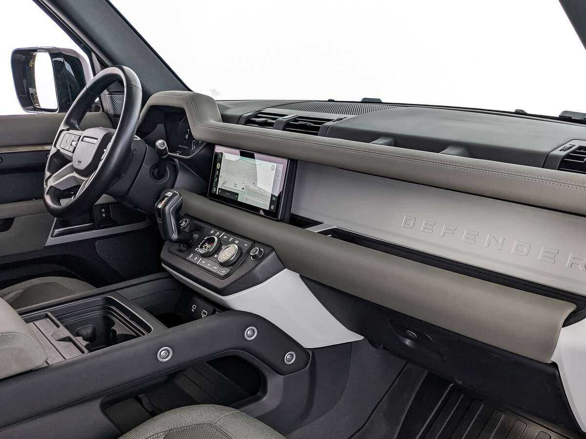 Land Rover Defender с пробегом — 2020 год. Фото: #10