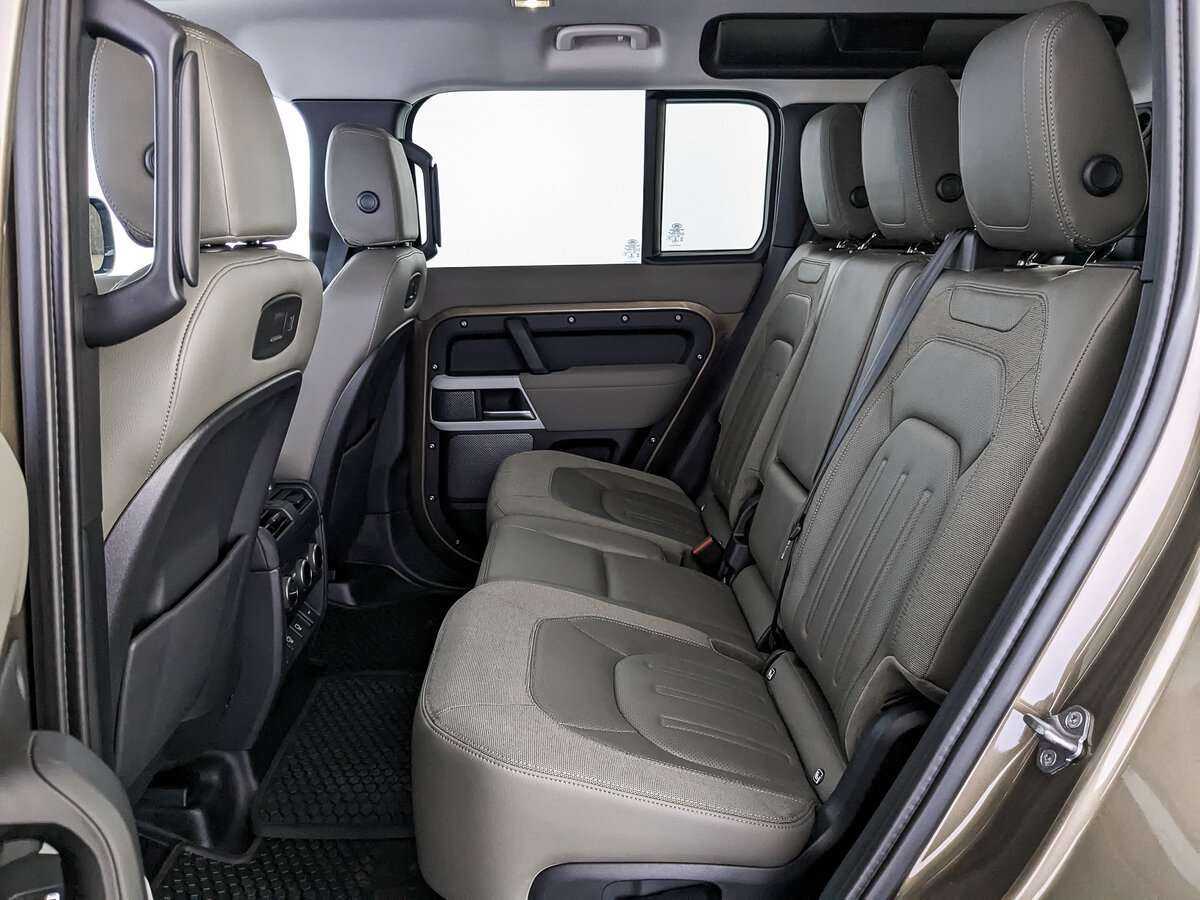 Land Rover Defender с пробегом — 2020 год. Фото: #14
