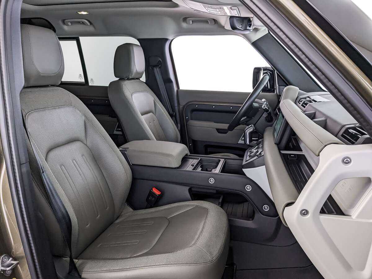 Land Rover Defender с пробегом — 2020 год. Фото: #20