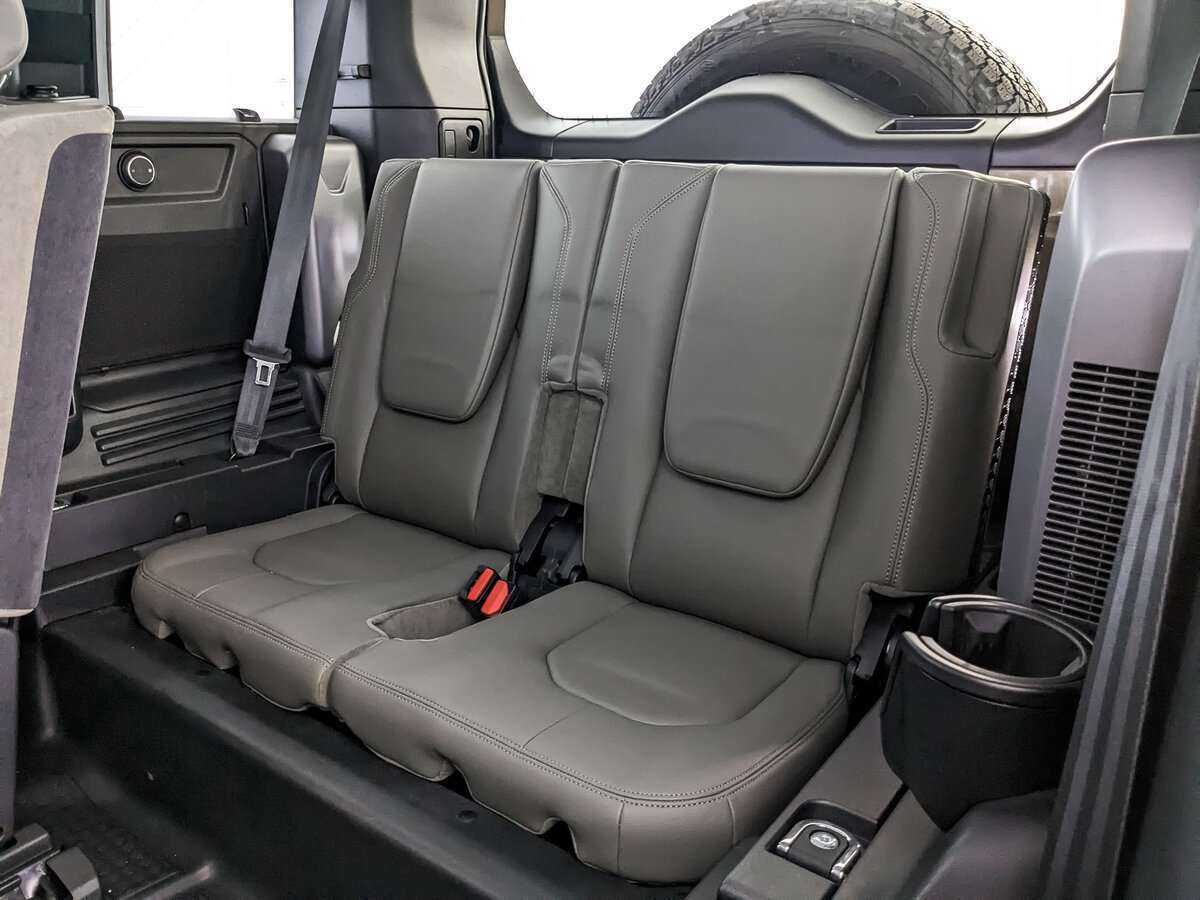 Land Rover Defender с пробегом — 2020 год. Фото: #22