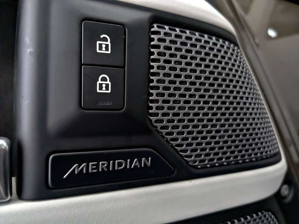 Land Rover Defender с пробегом — 2020 год. Фото: #23