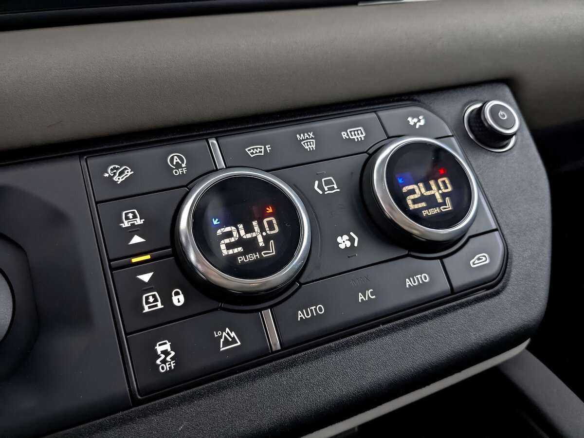 Land Rover Defender с пробегом — 2020 год. Фото: #24