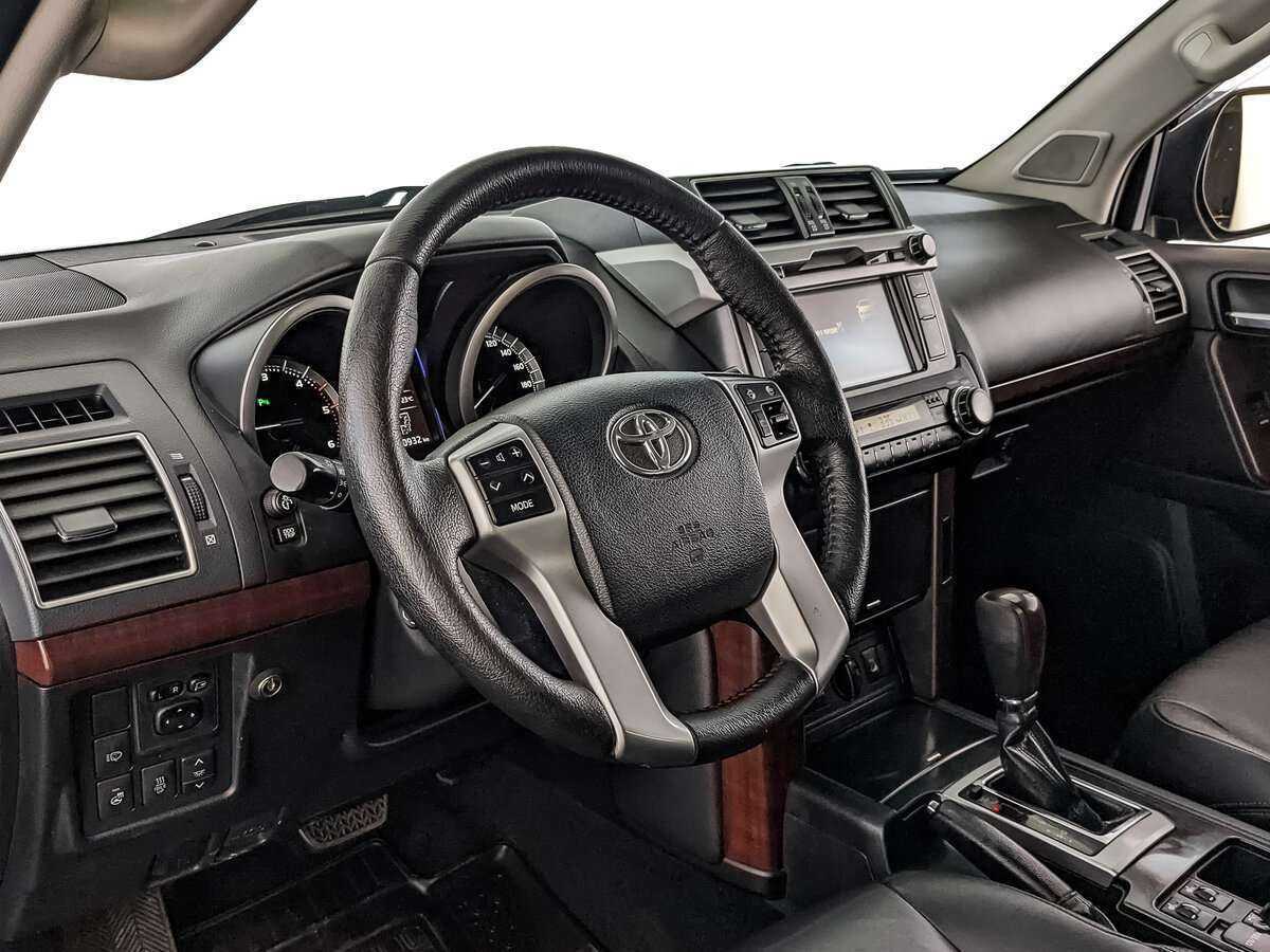 Toyota Land Cruiser Prado с пробегом — 2016 год. Фото: #12