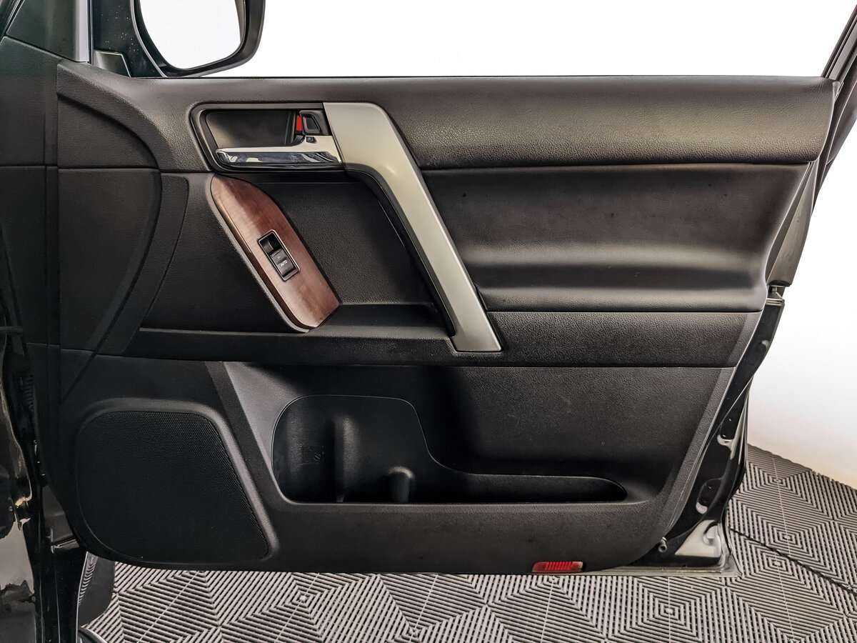 Toyota Land Cruiser Prado с пробегом — 2016 год. Фото: #21