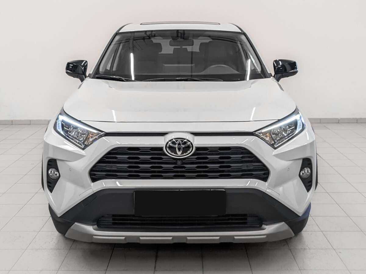 Toyota RAV4 с пробегом — 2022 год. Фото: #1