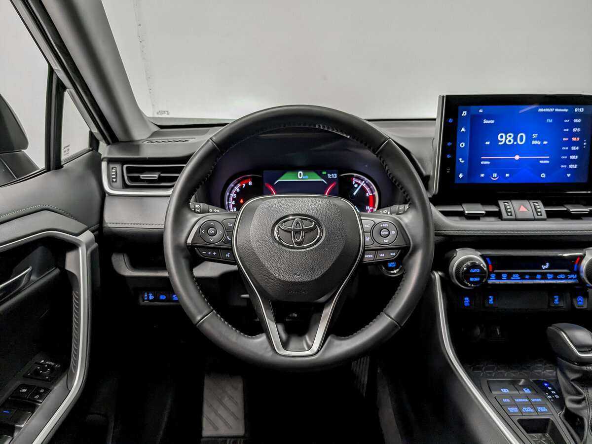 Toyota RAV4 с пробегом — 2022 год. Фото: #16