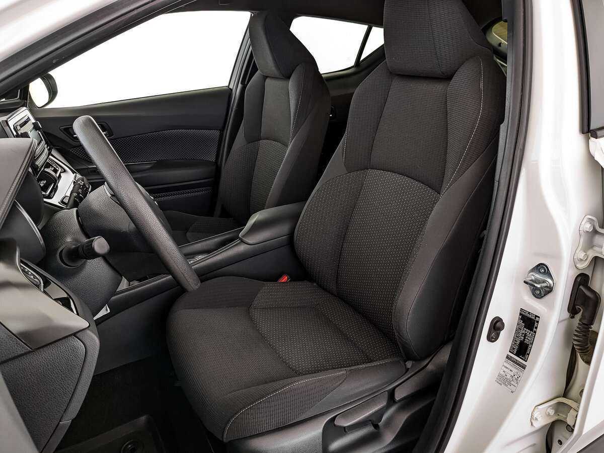 Toyota C-HR с пробегом — 2019 год. Фото: #14