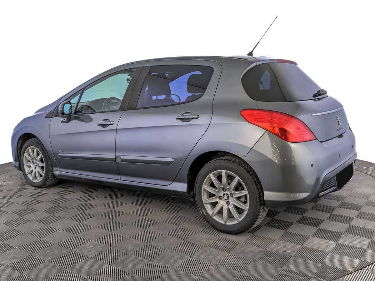 Peugeot 308 с пробегом — 2011 год. Фото: #6