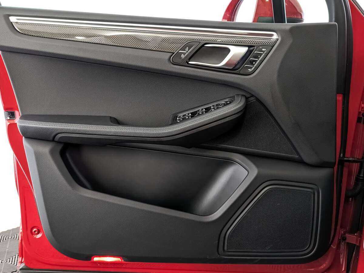 Porsche Macan с пробегом — 2020 год. Фото: #13