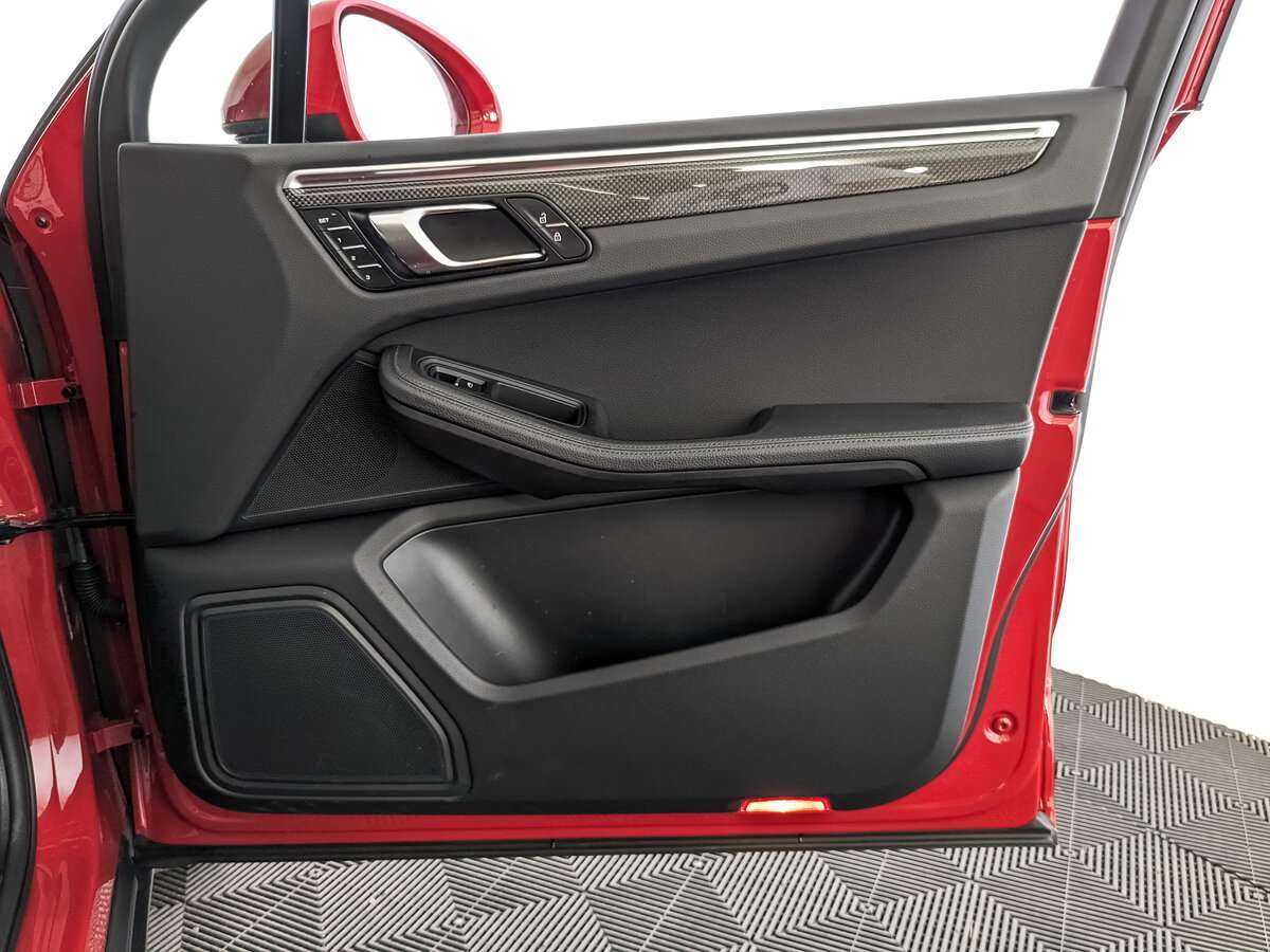 Porsche Macan с пробегом — 2020 год. Фото: #19