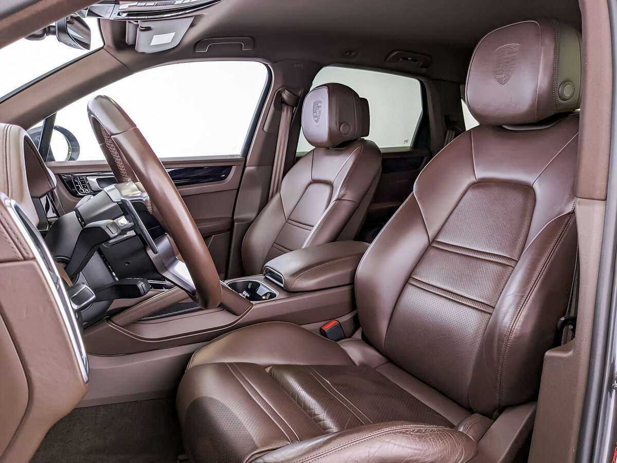 Porsche Cayenne с пробегом — 2018 год. Фото: #13