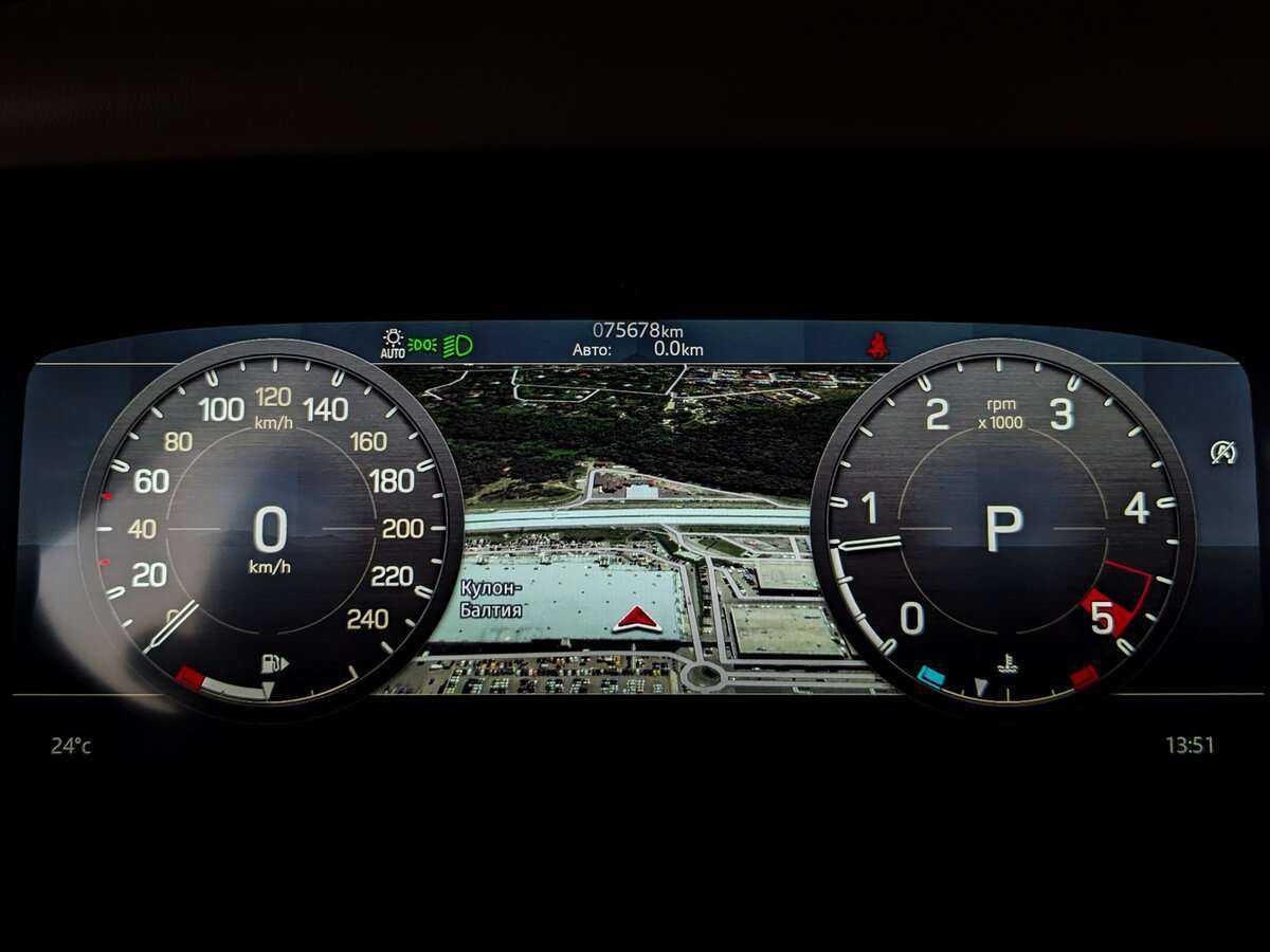 Land Rover Defender с пробегом — 2021 год. Фото: #8