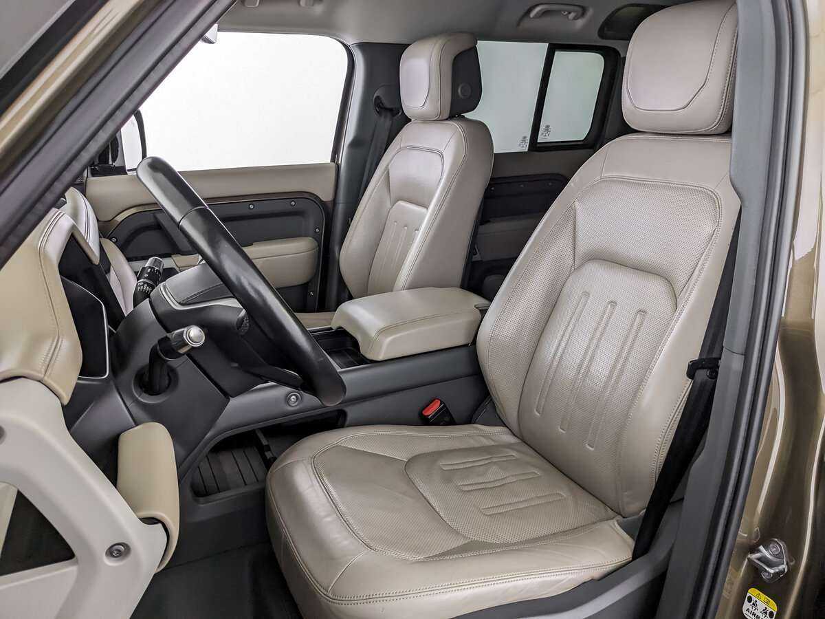 Land Rover Defender с пробегом — 2021 год. Фото: #12