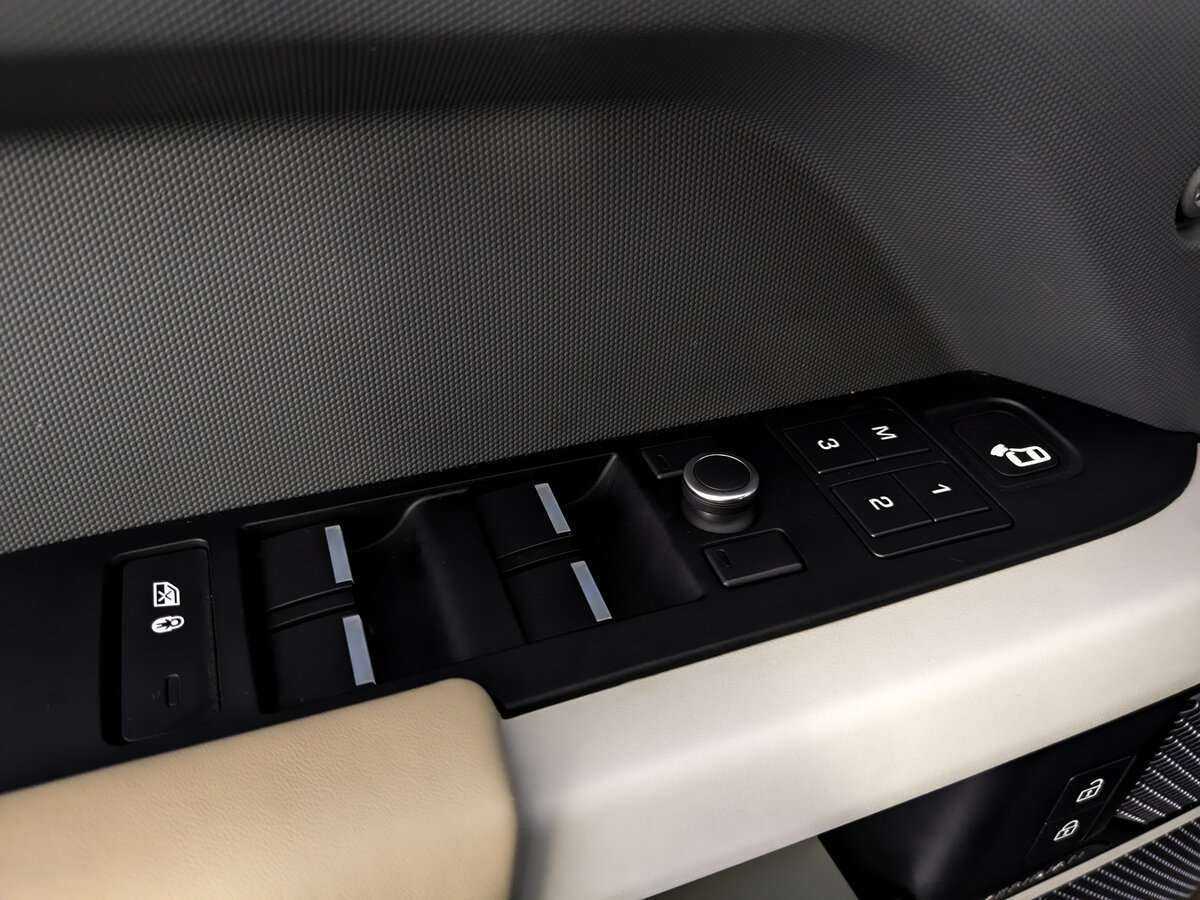 Land Rover Defender с пробегом — 2021 год. Фото: #14