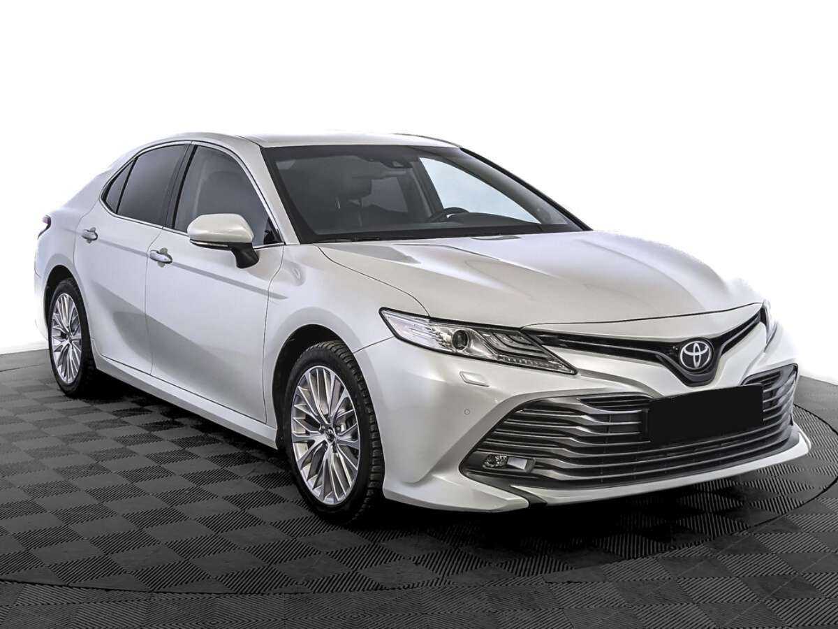 Toyota Camry с пробегом — 2019 год. Фото: #2