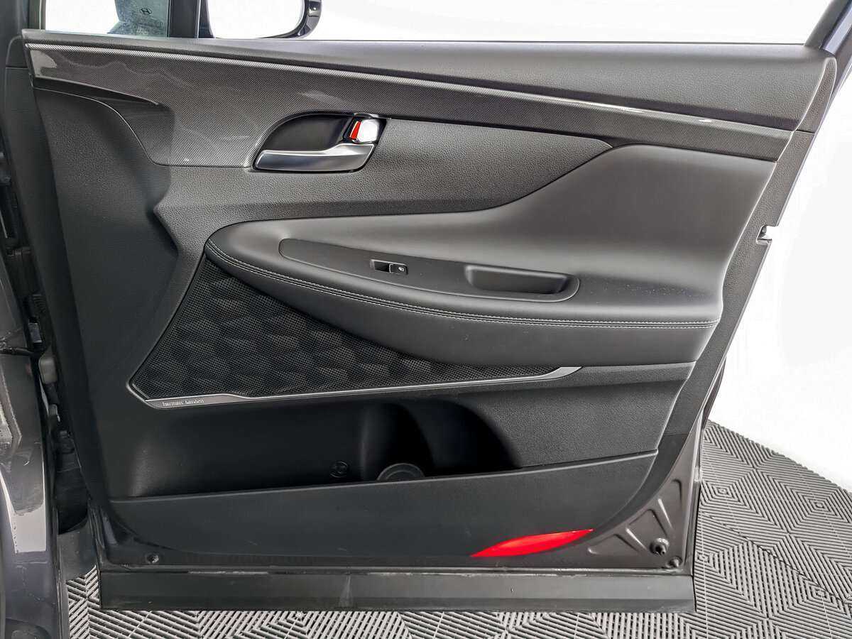 Hyundai Santa Fe с пробегом — 2021 год. Фото: #18