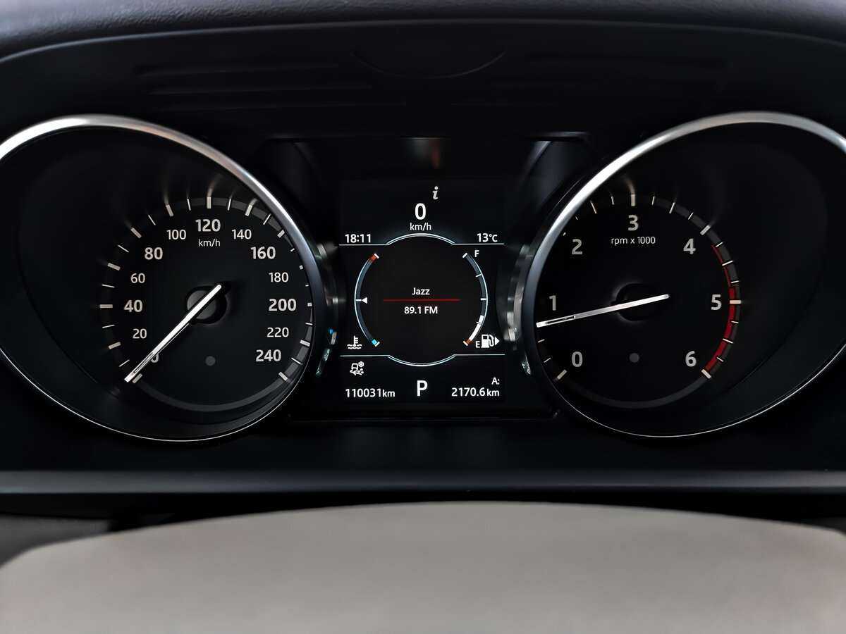 Land Rover Discovery с пробегом — 2018 год. Фото: #11