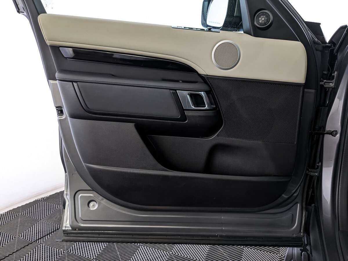 Land Rover Discovery с пробегом — 2018 год. Фото: #14