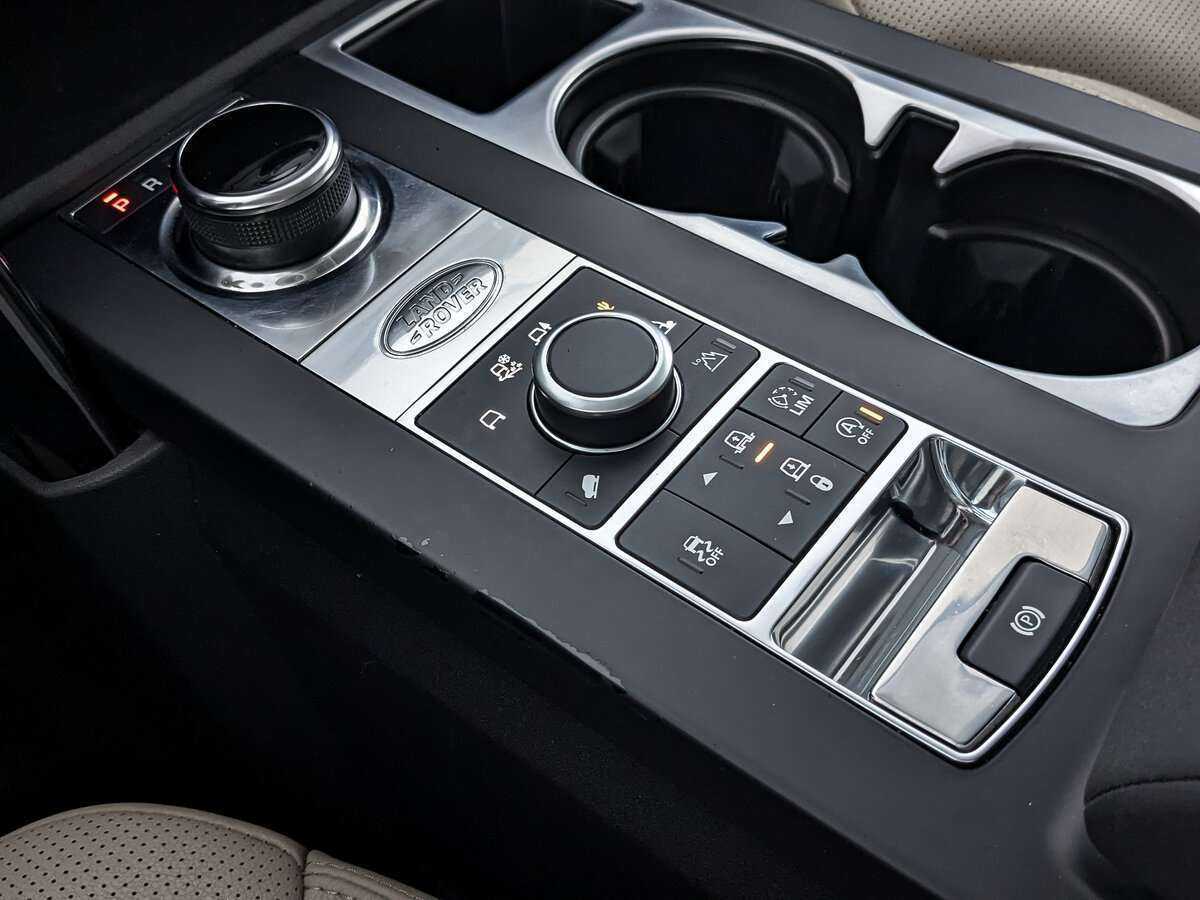 Land Rover Discovery с пробегом — 2018 год. Фото: #21