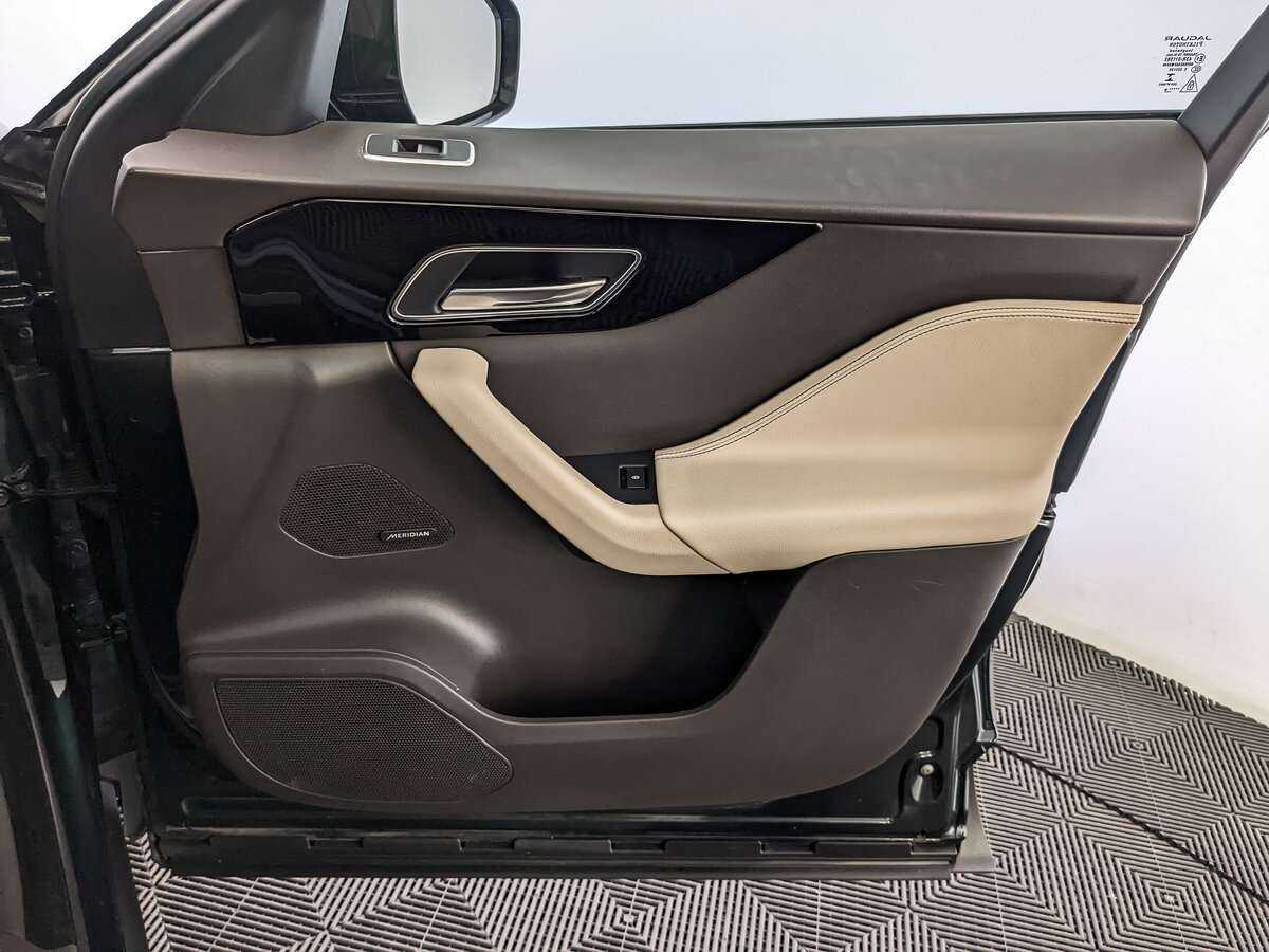 Jaguar F-Pace с пробегом — 2018 год. Фото: #20