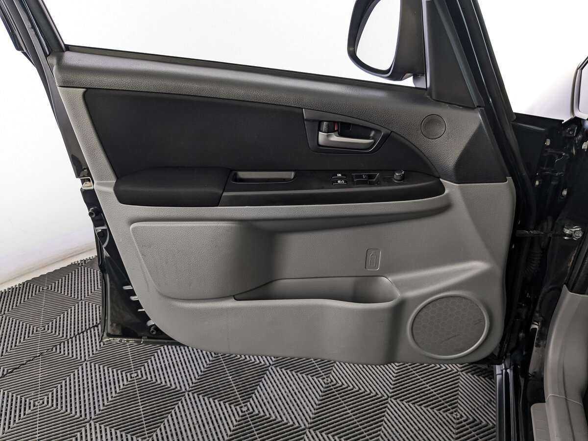 Suzuki SX4 с пробегом — 2014 год. Фото: #14