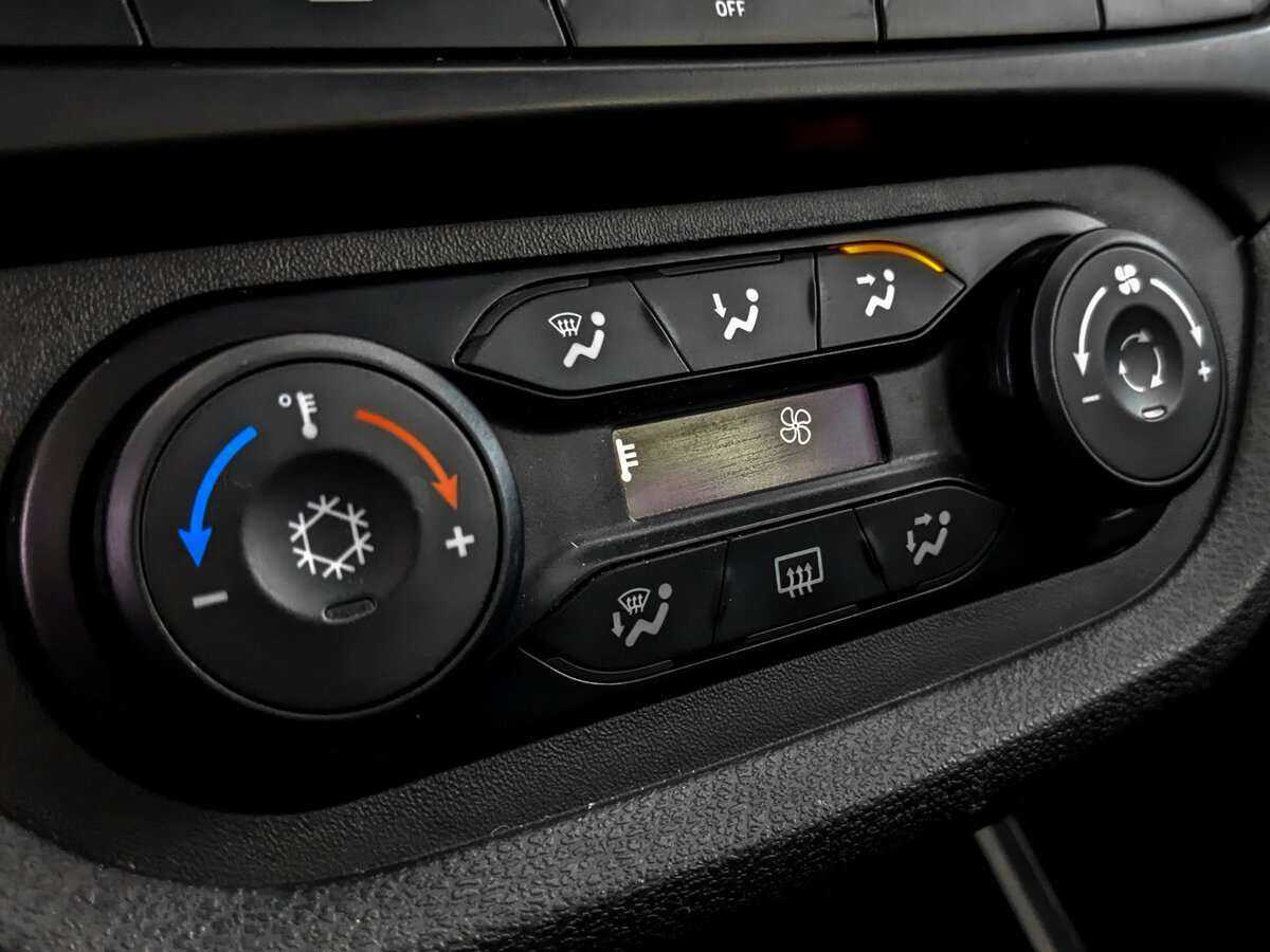 Lada (ВАЗ) Vesta с пробегом — 2018 год. Фото: #20