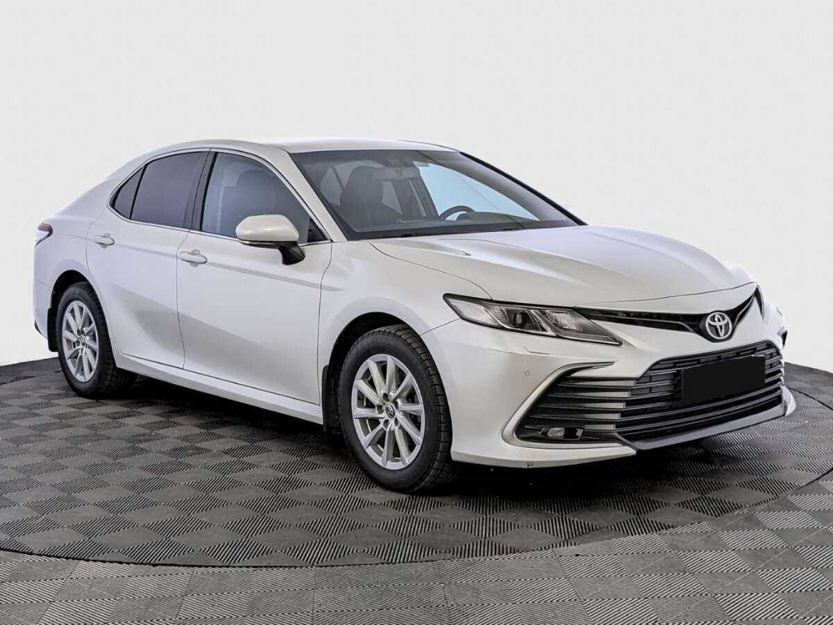 Toyota Camry с пробегом — 2022 год. Фото: #2