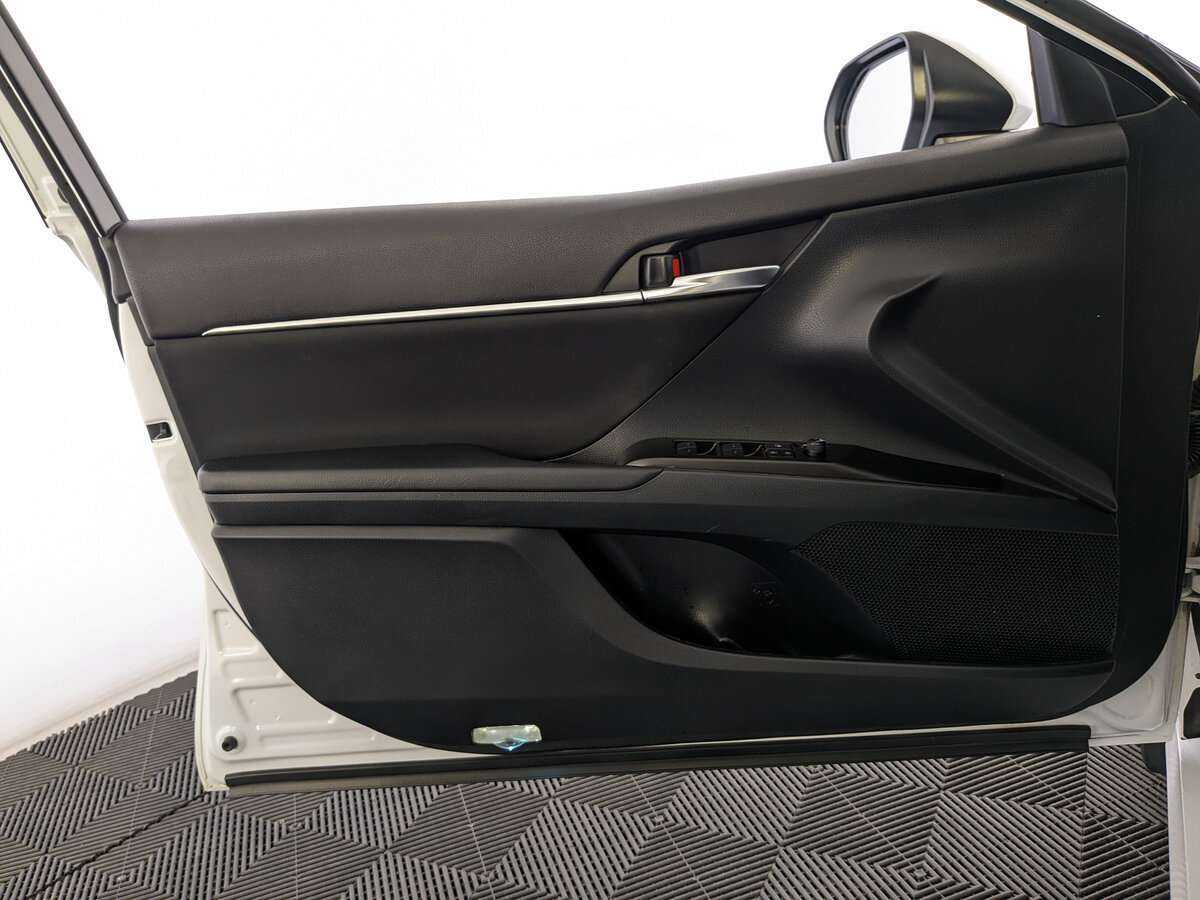 Toyota Camry с пробегом — 2022 год. Фото: #14