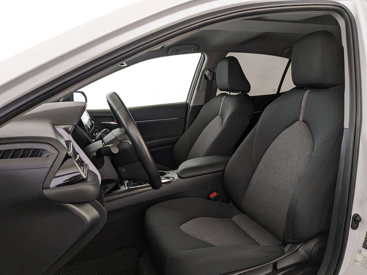 Toyota Camry с пробегом — 2022 год. Фото: #15
