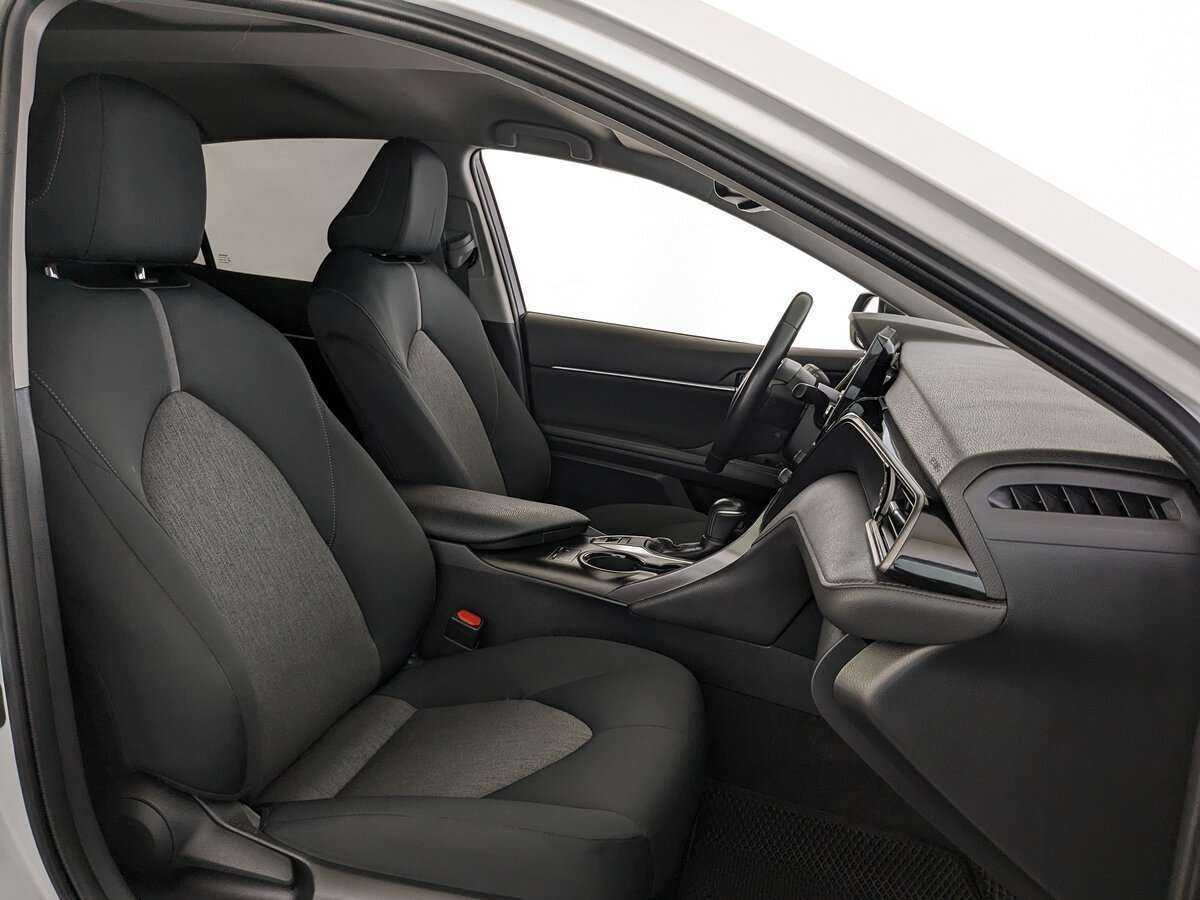 Toyota Camry с пробегом — 2022 год. Фото: #19