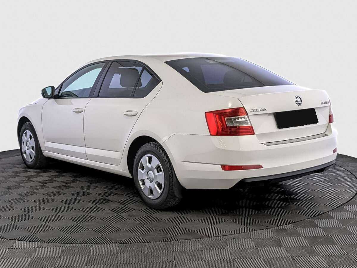 Skoda Octavia с пробегом — 2015 год. Фото: #6