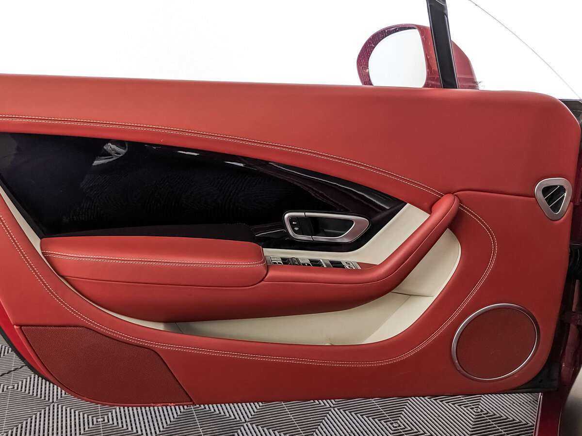 Bentley Continental GT с пробегом — 2012 год. Фото: #14