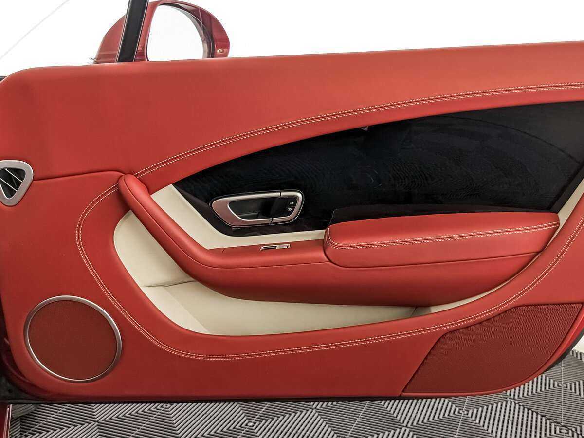 Bentley Continental GT с пробегом — 2012 год. Фото: #19