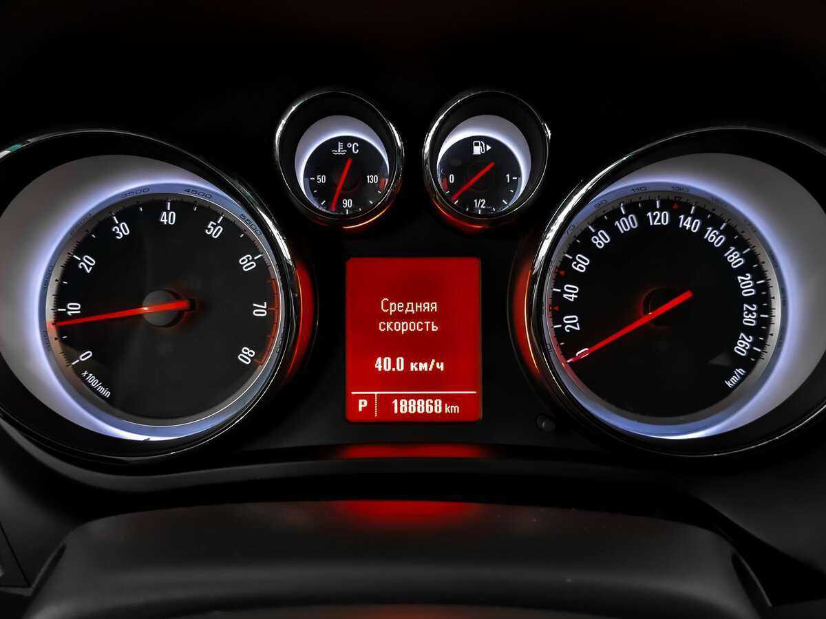 Opel Zafira с пробегом — 2014 год. Фото: #11