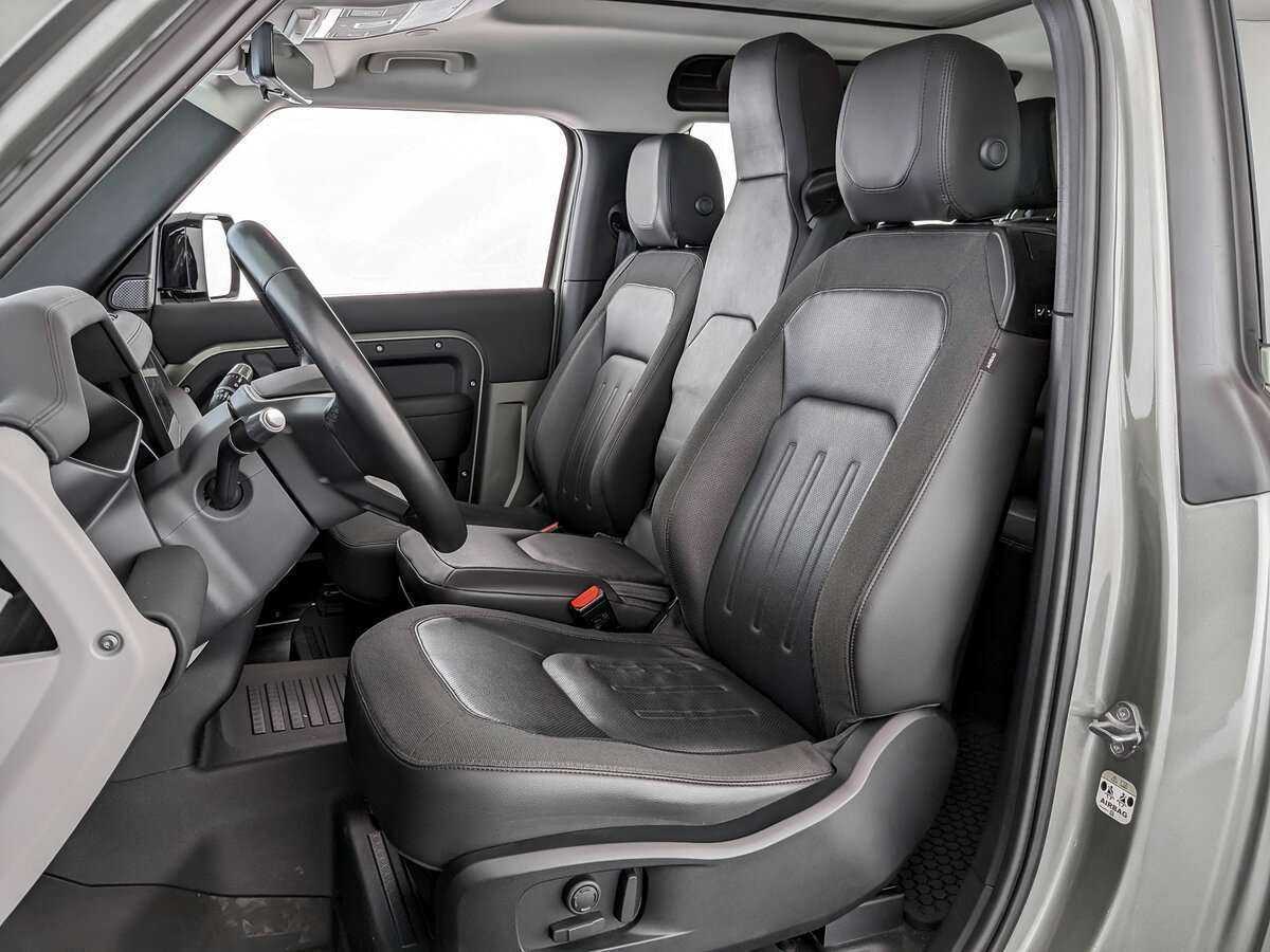 Land Rover Defender с пробегом — 2021 год. Фото: #10