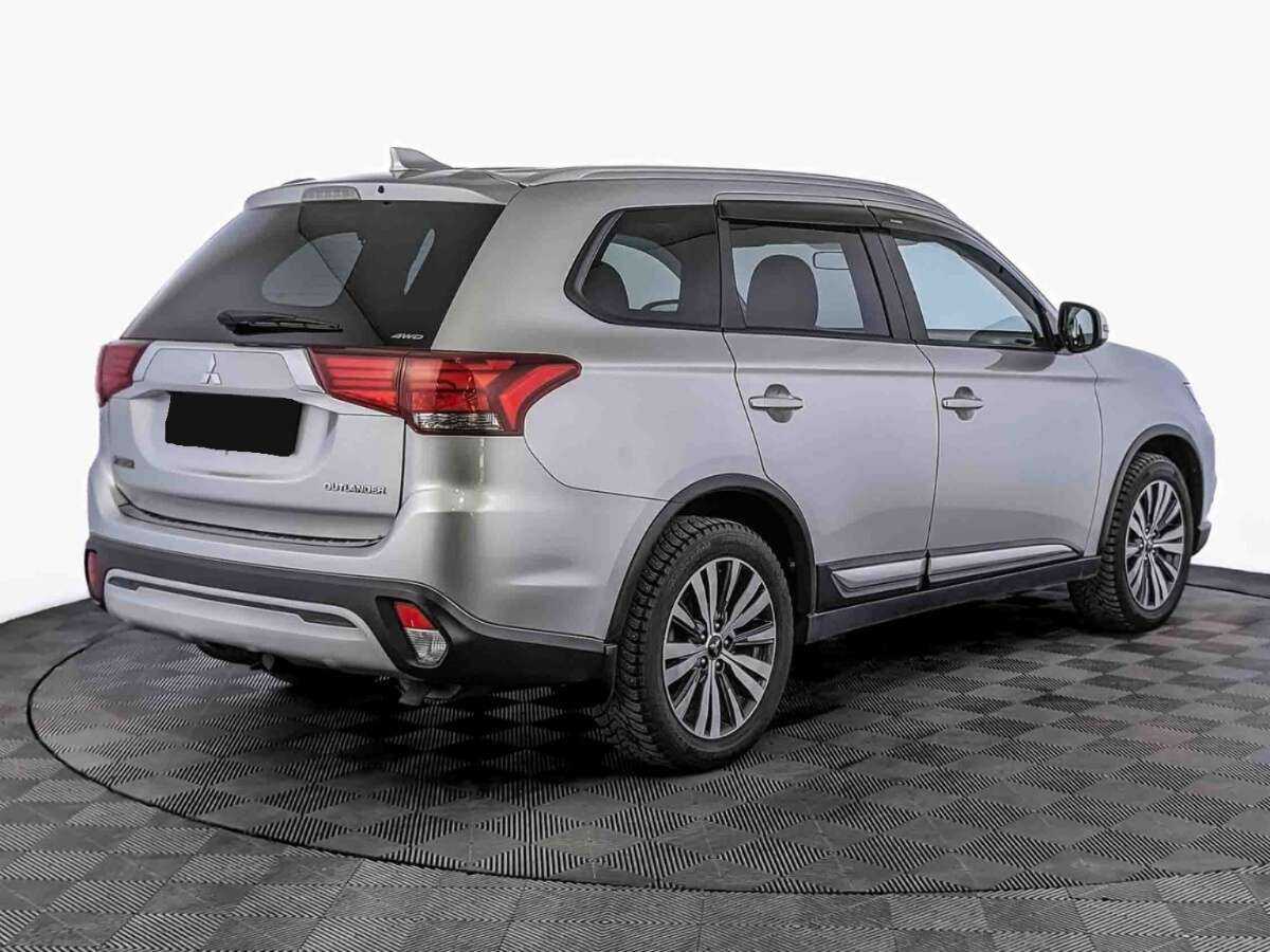 Mitsubishi Outlander с пробегом — 2020 год. Фото: #4