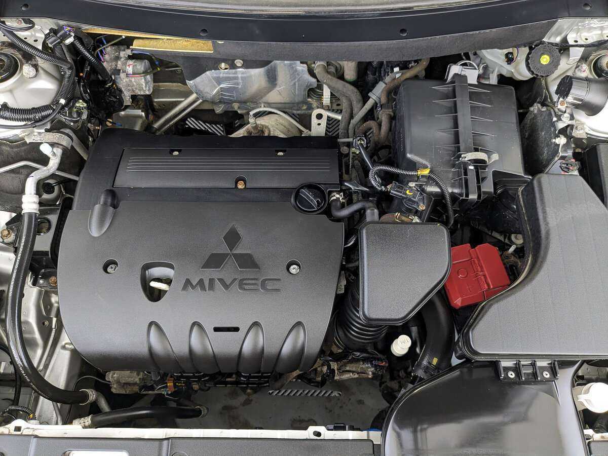 Mitsubishi Outlander с пробегом — 2020 год. Фото: #8