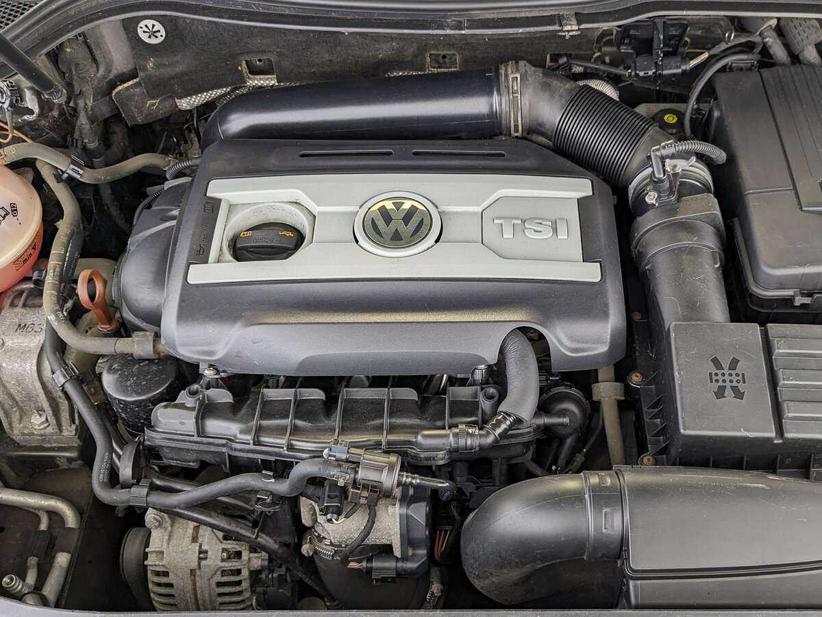 Volkswagen Passat CC с пробегом — 2012 год. Фото: #8