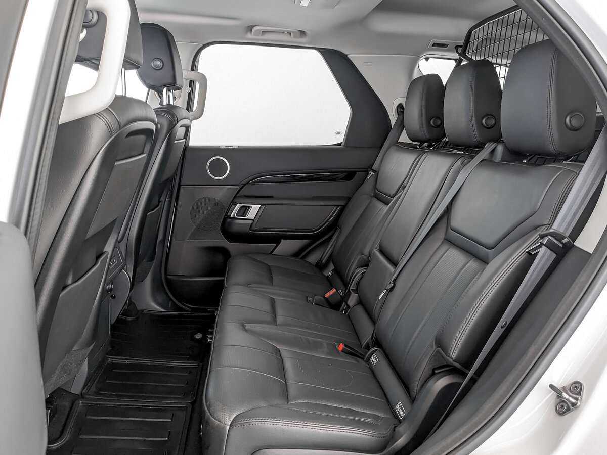 Land Rover Discovery с пробегом — 2018 год. Фото: #7