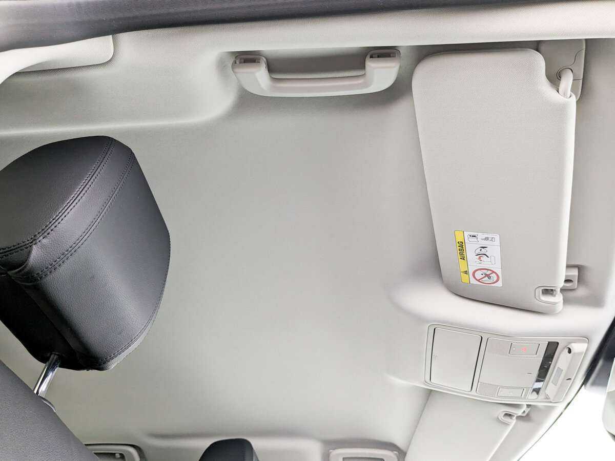 Land Rover Discovery с пробегом — 2018 год. Фото: #16