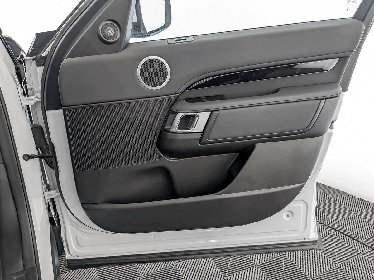 Land Rover Discovery с пробегом — 2018 год. Фото: #18