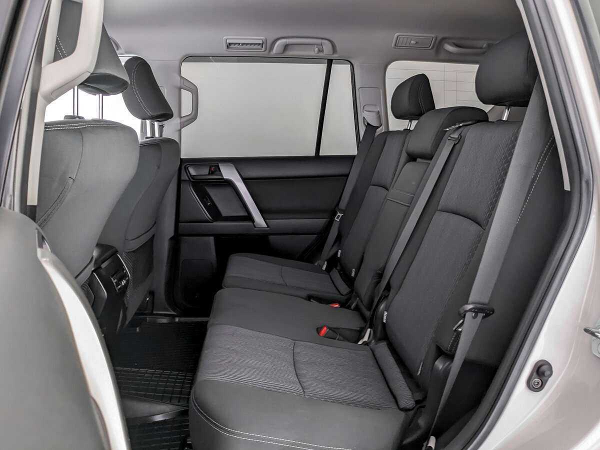 Toyota Land Cruiser Prado с пробегом — 2019 год. Фото: #9