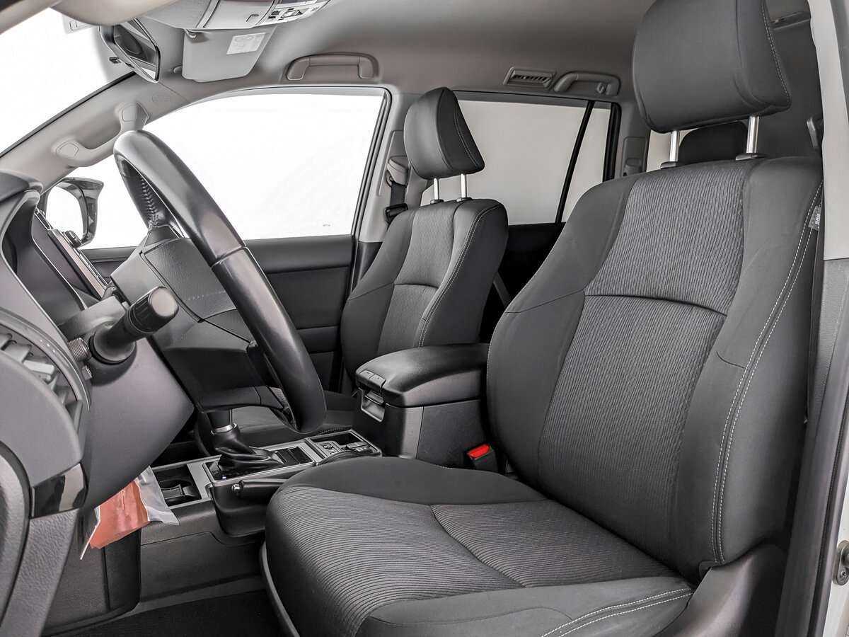 Toyota Land Cruiser Prado с пробегом — 2019 год. Фото: #15