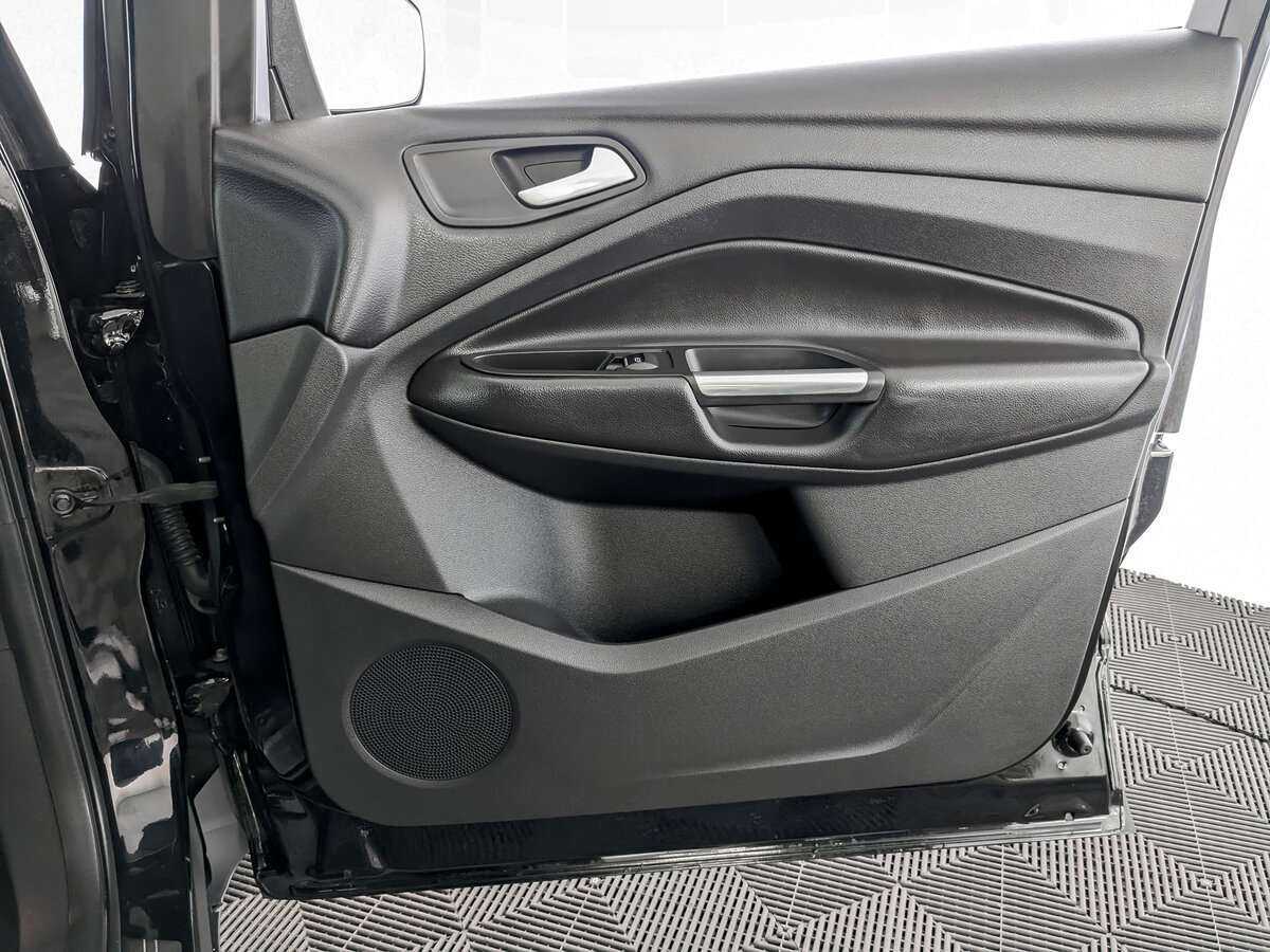 Ford Kuga с пробегом — 2016 год. Фото: #23