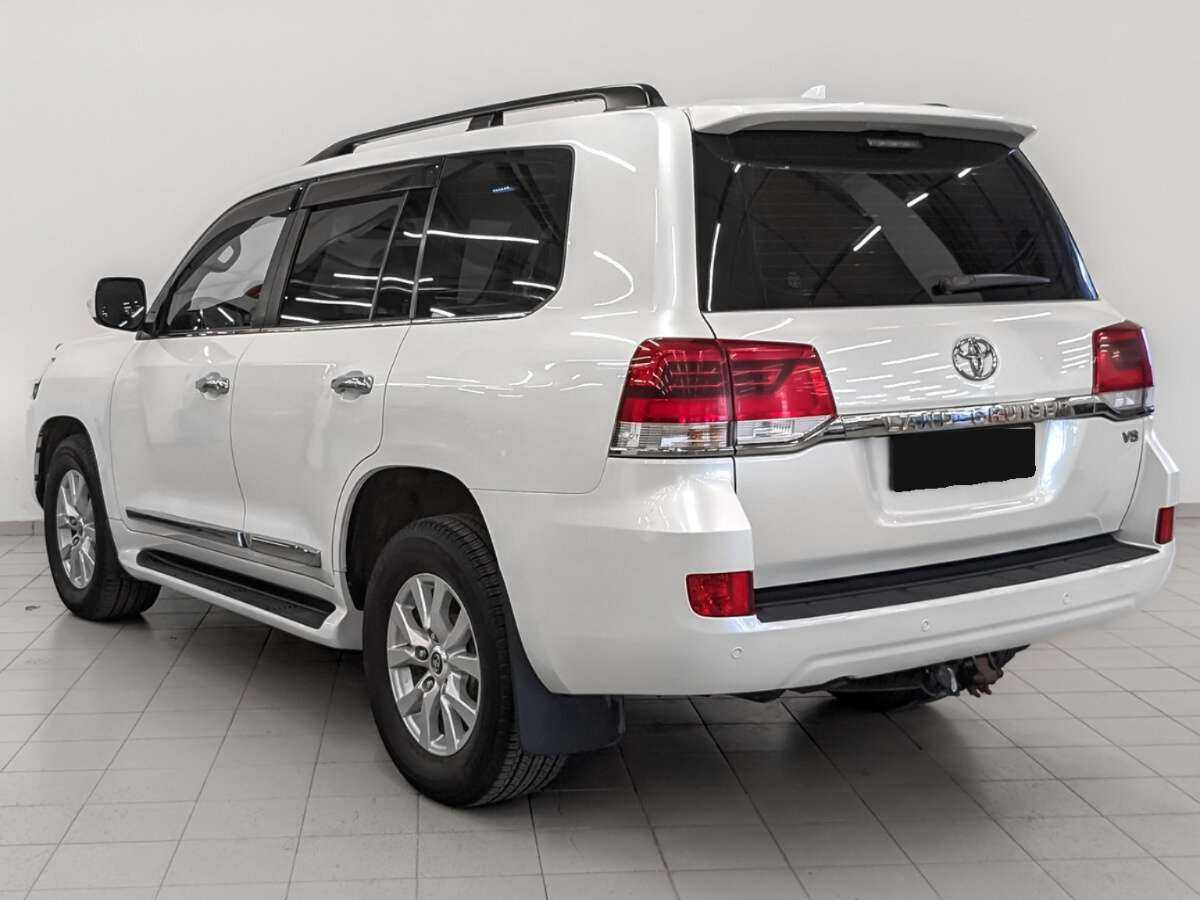 Toyota Land Cruiser с пробегом — 2017 год. Фото: #6