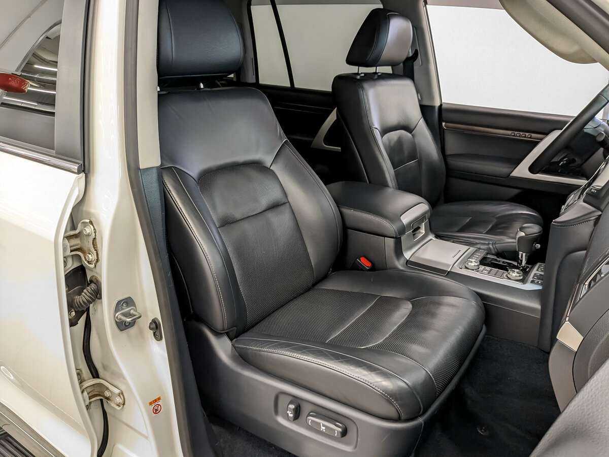 Toyota Land Cruiser с пробегом — 2017 год. Фото: #17